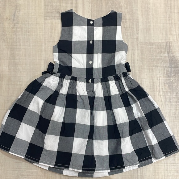 5T Carter’s black and white plaid bow dress - Picture 5 of 5